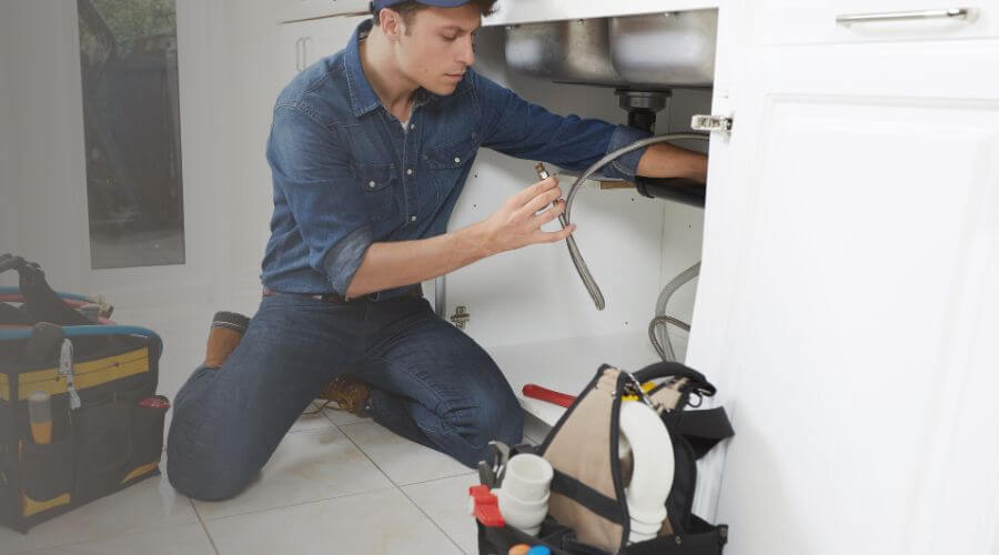 Water Heater Replacement in Knickerbocker, TX